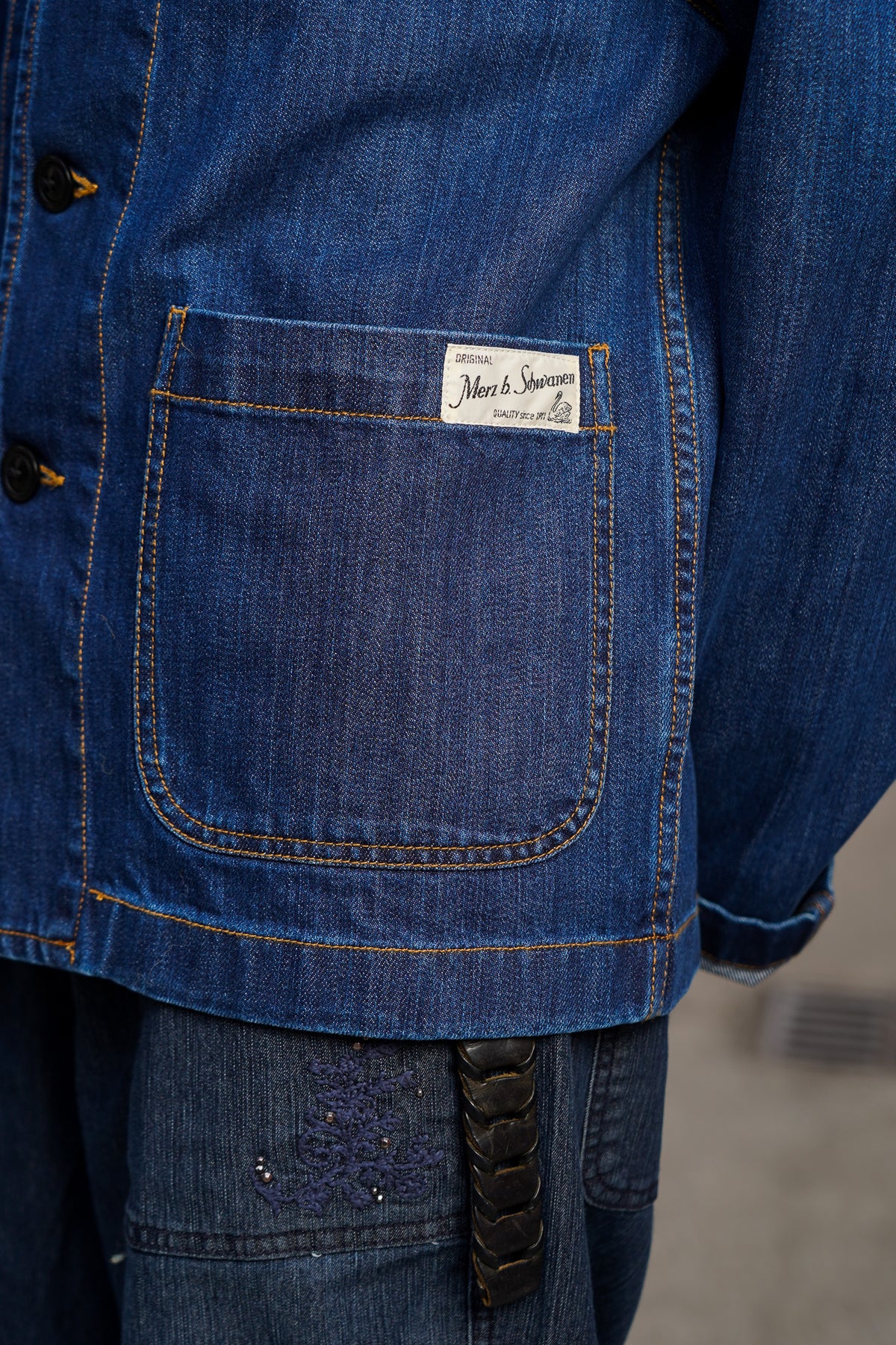Merz b. Schwanen Cropped Worker's Denim Jacket - Indigo Mid Blue