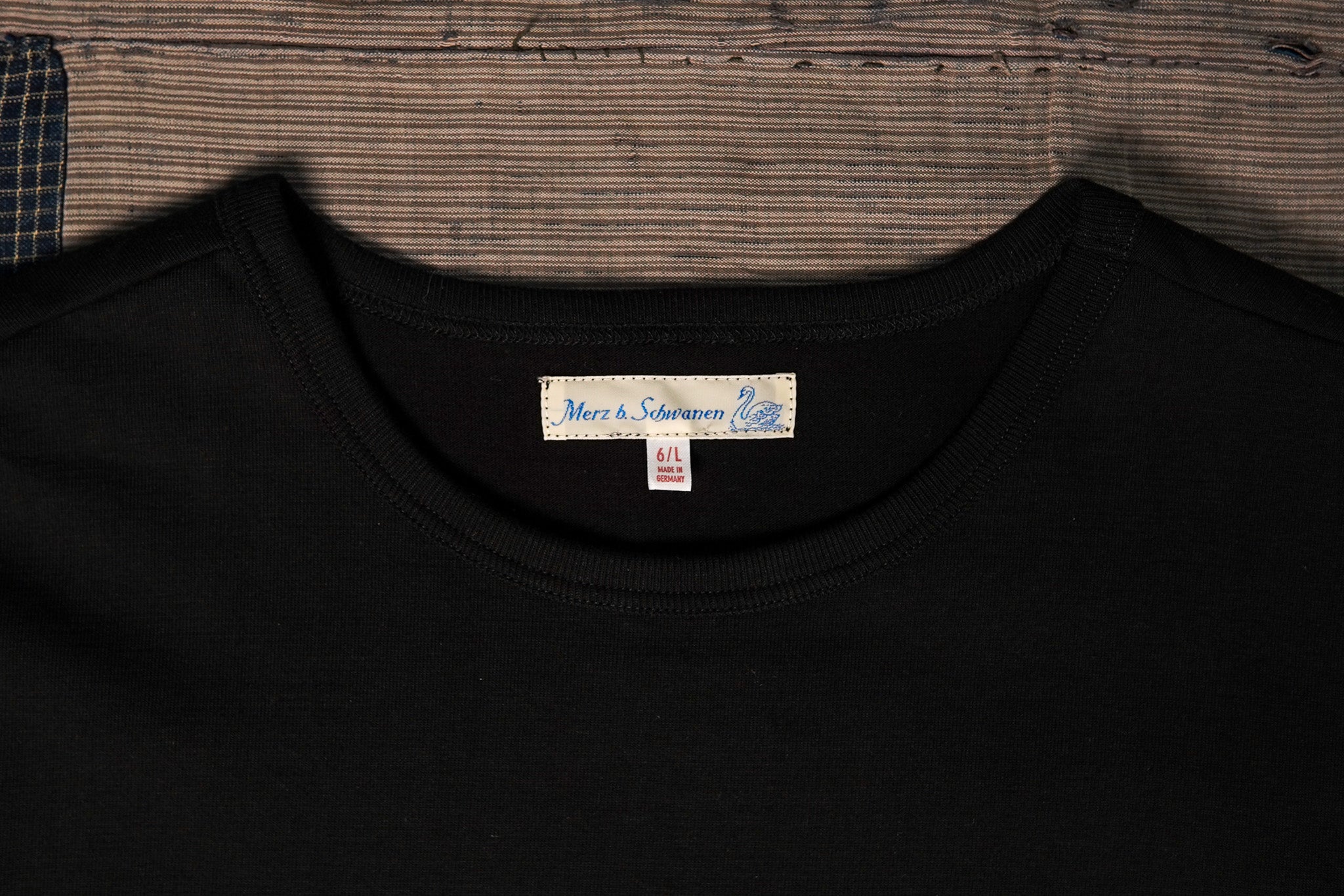 Merz b. Schwanen 215 Loopwheeled Classic Crew Neck T-Shirt - Deep Black