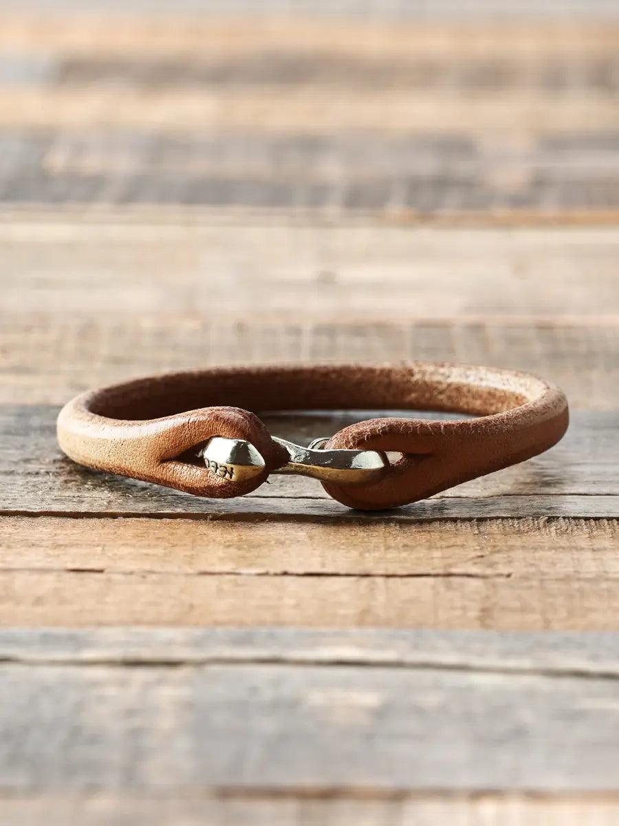 The Flat Head FN-AK4-6 Single Leather Bracelet - Tan