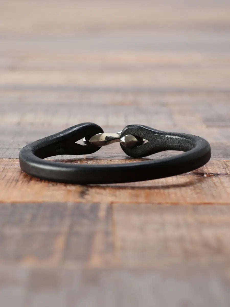 The Flat Head FN-GLB-101 Single Leather Bracelet - Black