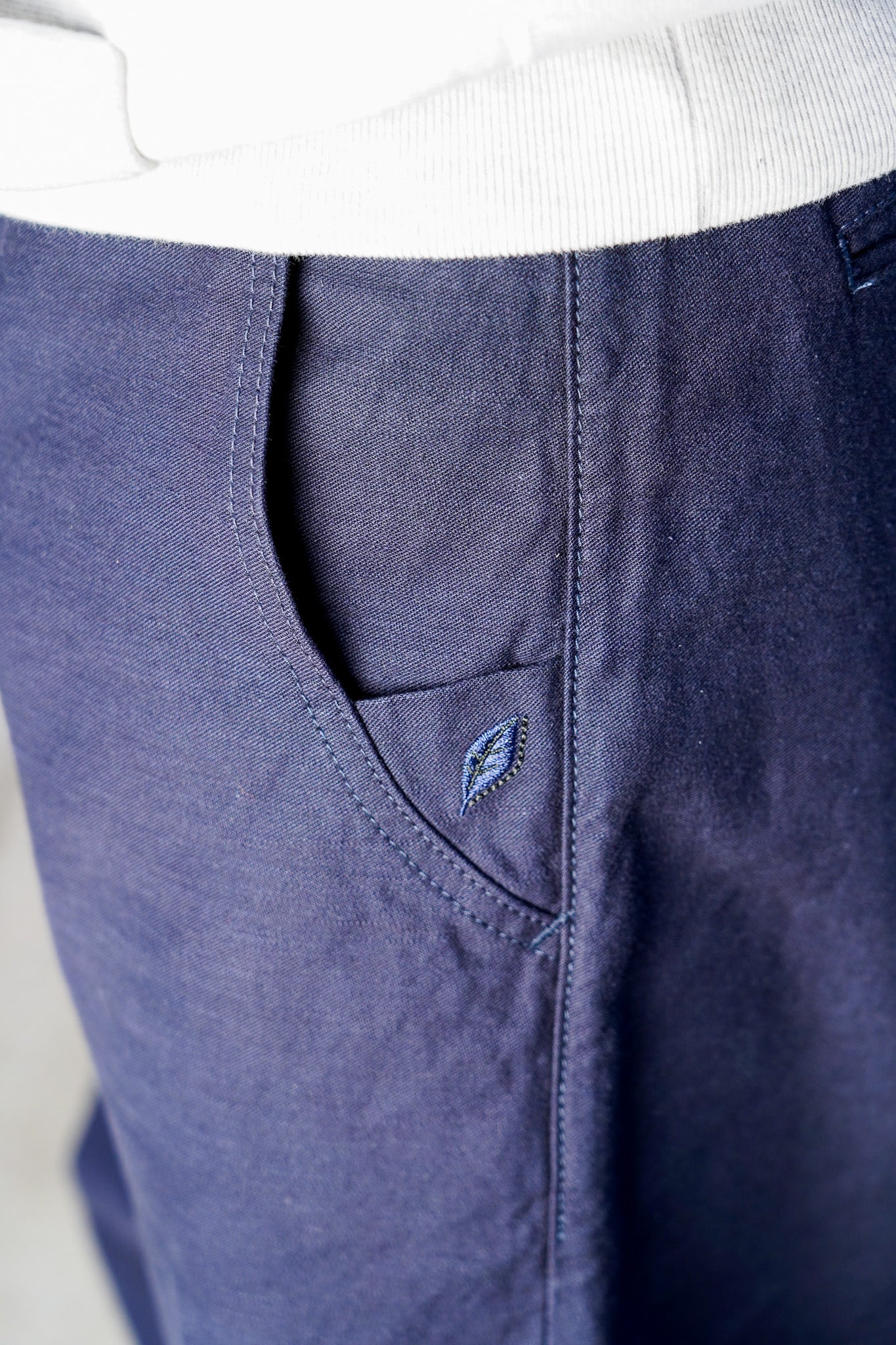 Pure Blue Japan 1185 Back Satin Sulfur Yarn Dye Trousers - Navy