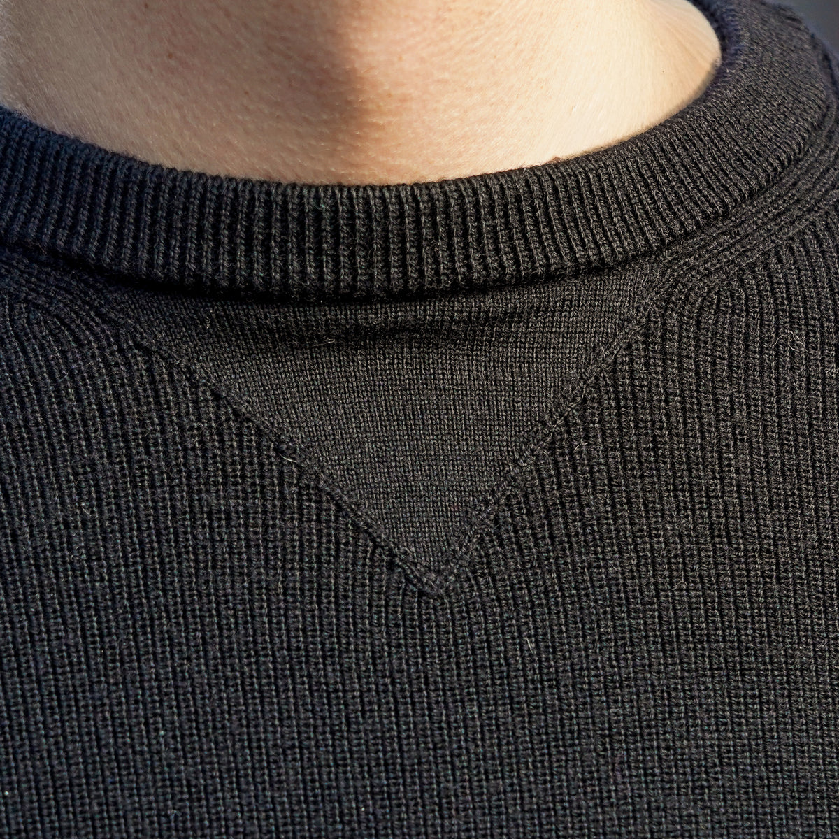 Merz b. Schwanen Merino Wool Pullover Ribbed Structure - Deep Black